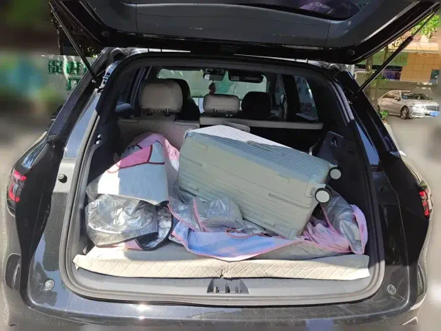 Geely Galaxy Starship 7 EM-i — Фото автомобиля 15