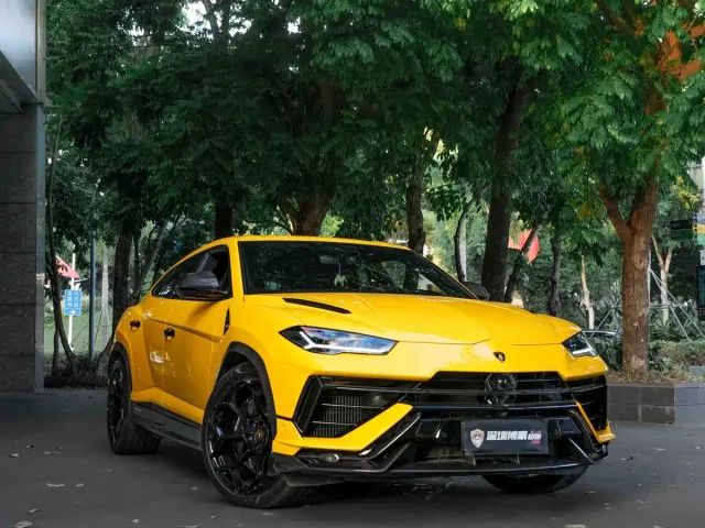 Lamborghini Urus — Фото автомобиля 3