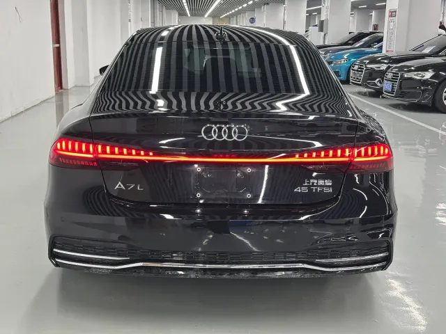 Audi A7L — Фото автомобиля 16