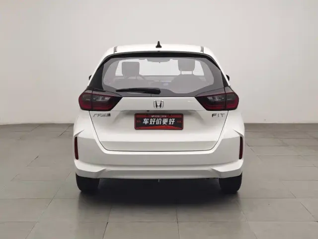 Honda Fit — Фото автомобиля 4