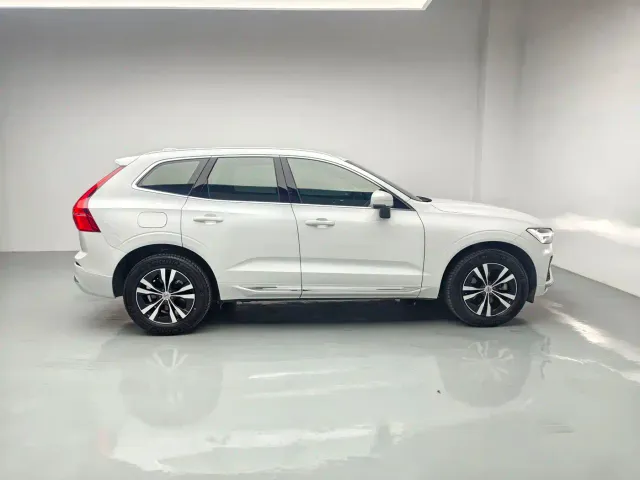 Volvo XC60 — Фото автомобиля 4