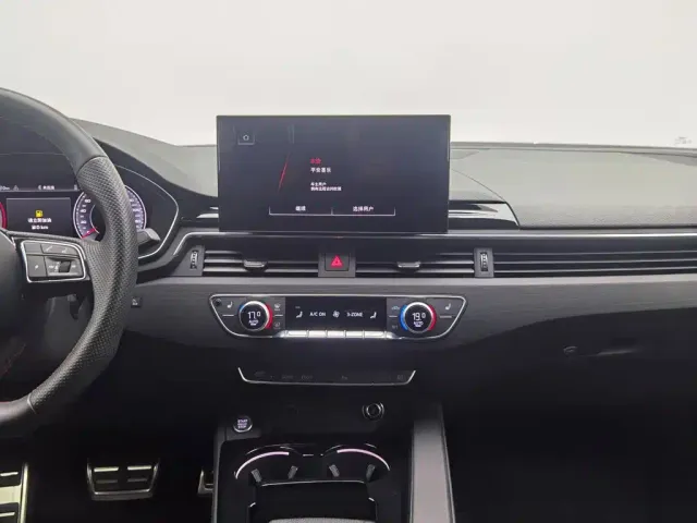 Audi A4L — Фото автомобиля 12
