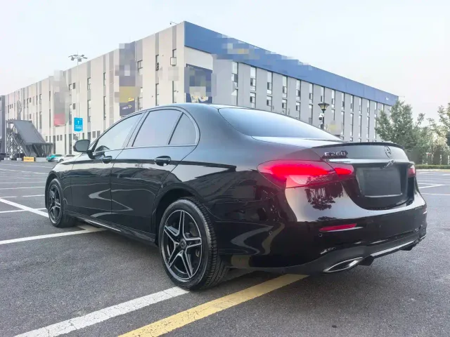 Mercedes-Benz E-Class — Фото автомобиля 7
