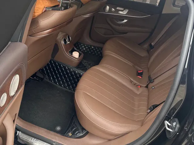 Mercedes-Benz E-Class — Фото автомобиля 11