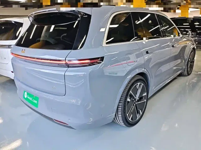 Li Auto L8 — Фото автомобиля 6