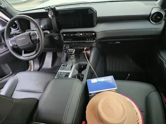 Toyota Prado — Фото автомобиля 11
