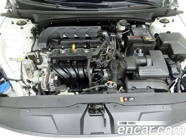 Hyundai Avante CN7 — Фото автомобиля 20