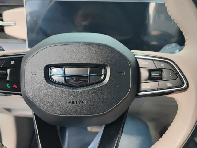 Geely ICON — Фото автомобиля 5