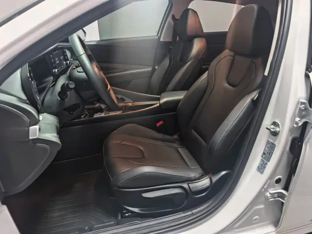 Hyundai Elantra — Фото автомобиля 8