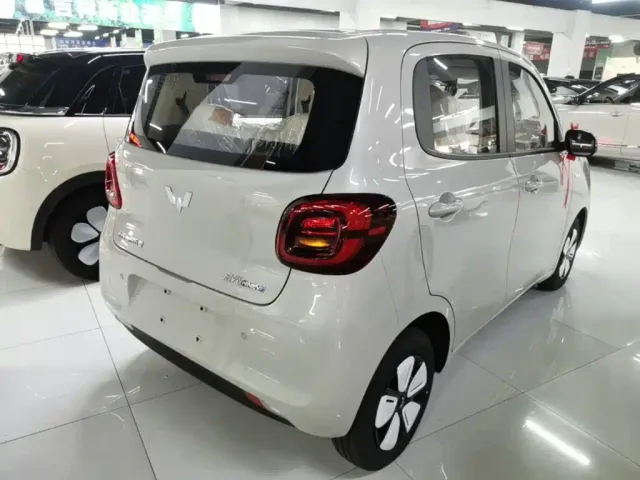 Wuling Hongguang Mini EV — Фото автомобиля 6