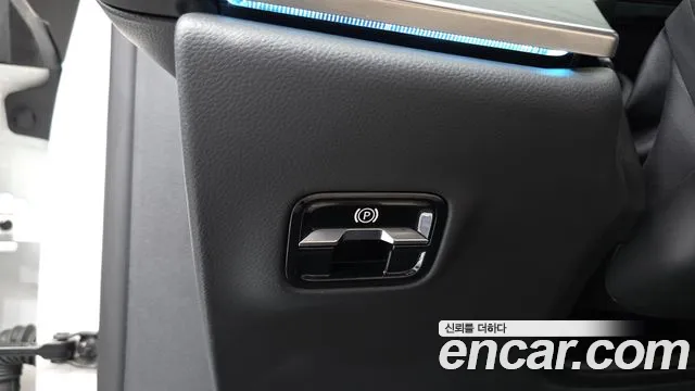 Mercedes-Benz E-Class — Фото автомобиля 30