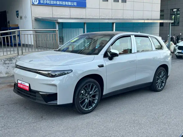 Фотография автомобиля — Leapmotor C10