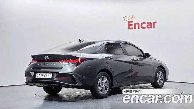 Hyundai Avante CN7 — Фото автомобиля 2