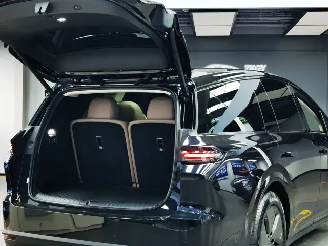 Li Auto Li i8 2025 Standard Edition — Фото автомобиля 21