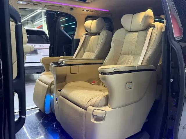 Toyota Alphard — Фото автомобиля 6