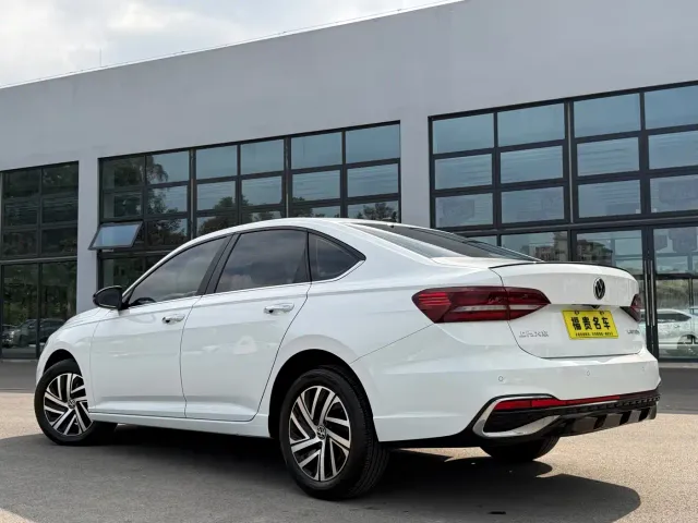 Volkswagen Lavida — Фото автомобиля 5