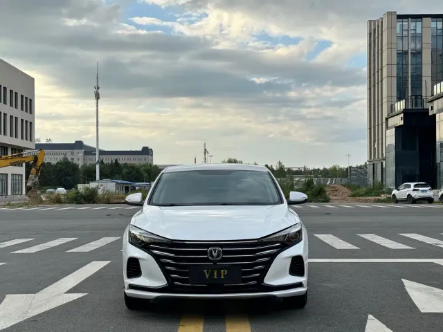 Changan Eado — Фото автомобиля 2