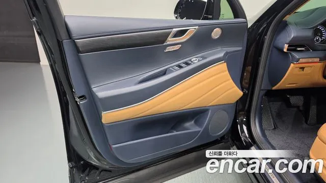 Genesis GV80 2.5T Бензин 2WD — Фото автомобиля 24