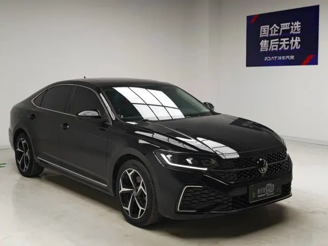 Volkswagen Passat — Фото автомобиля 3