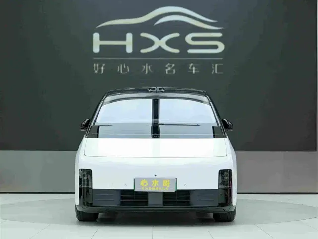 Li Auto MEGA — Фото автомобиля 2