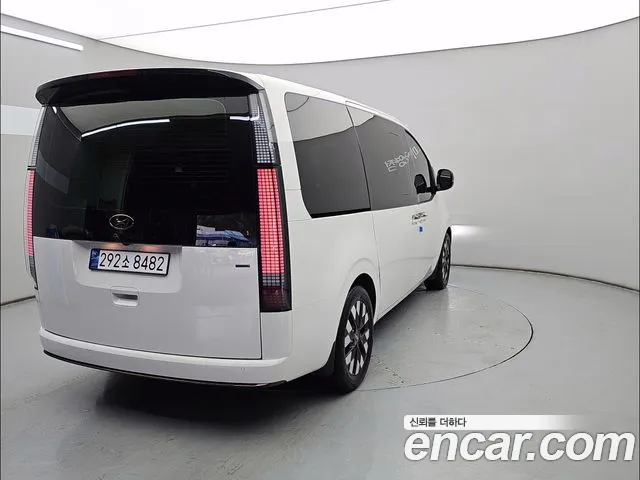 Hyundai Staria — Фото автомобиля 2