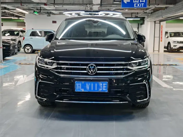 Volkswagen Tiguan L — Фото автомобиля 2