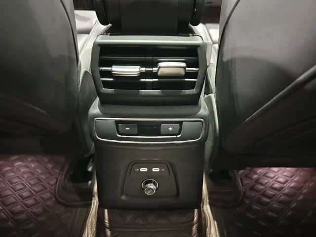 Audi Q4 e-tron — Фото автомобиля 14