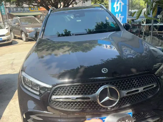 Фотография автомобиля — Mercedes-Benz GLC-Class