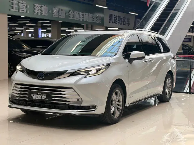 Фотография автомобиля — Toyota Sienna