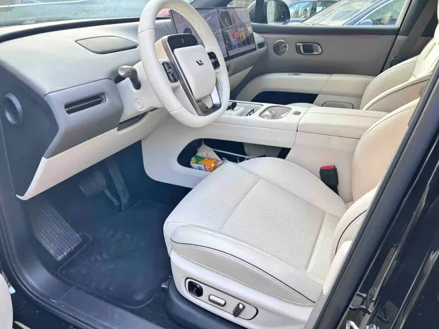 Li Auto i6 — Фото автомобиля 6
