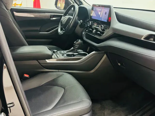 Toyota Highlander — Фото автомобиля 8