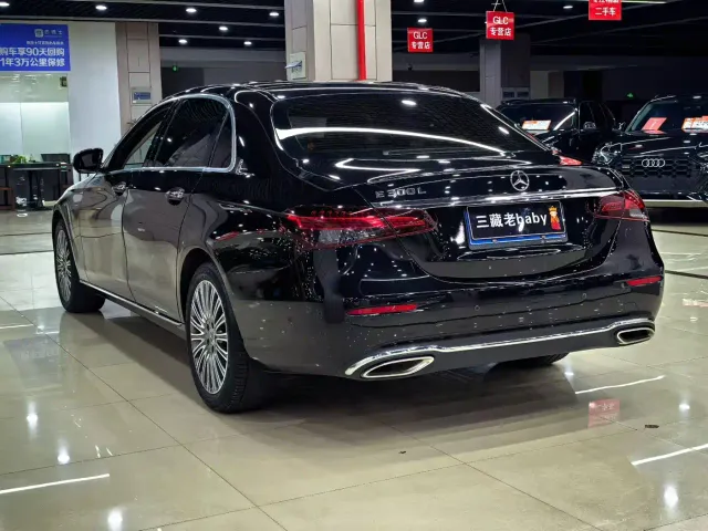 Mercedes-Benz E-Class — Фото автомобиля 7