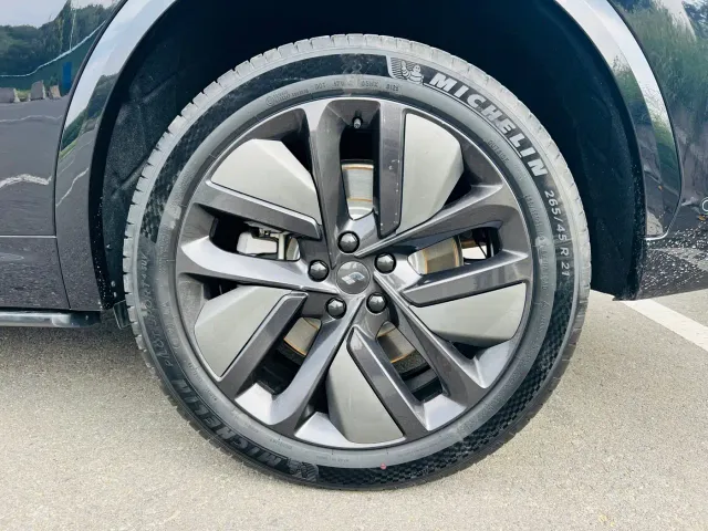 Li Auto L7 — Фото автомобиля 11