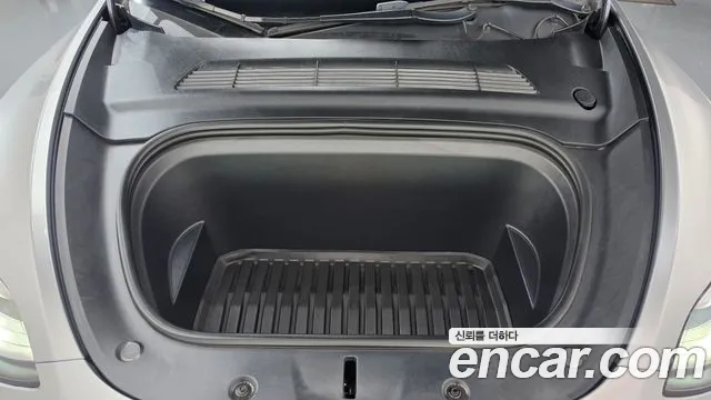 Tesla Model Y — Фото автомобиля 6