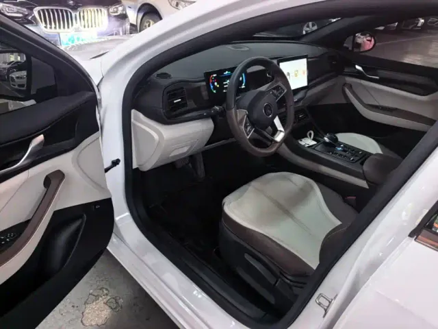 BYD Qin PLUS — Фото автомобиля 15