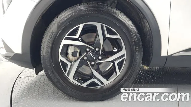 Kia Sportage Sportage 5-е поколение Бензин 1.6 турбо 2WD — Фото автомобиля 5