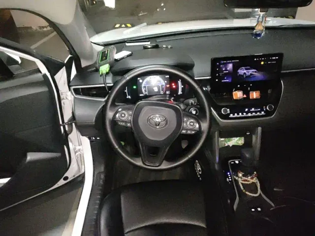 Toyota Corolla Cross — Фото автомобиля 2