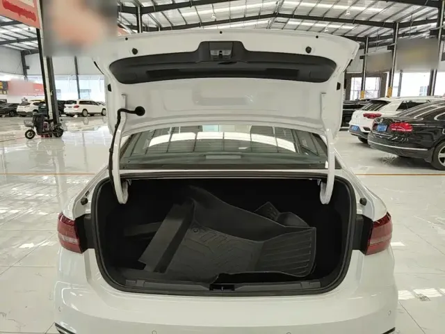 Volkswagen Lavida 2023 300TSI DSG Comfort Edition — Фото автомобиля 14