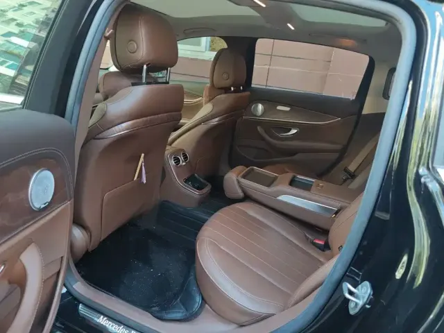 Mercedes-Benz E-Class — Фото автомобиля 18