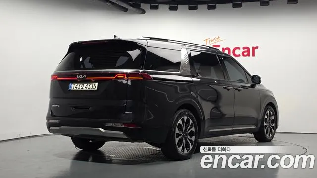 Kia Carnival Generation 4 — Фото автомобиля 2