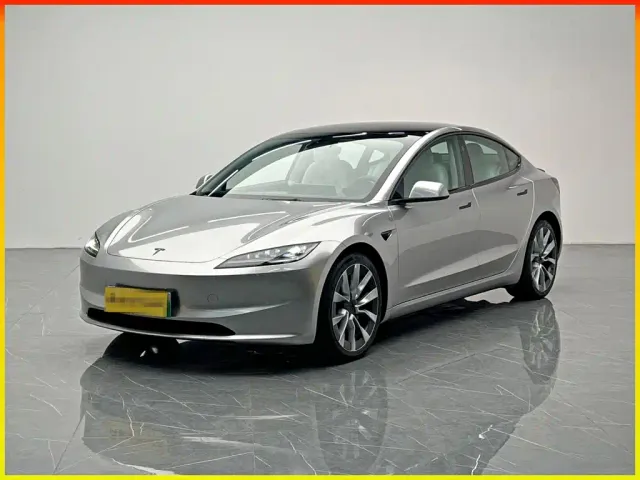 Фотография автомобиля — Tesla Model 3