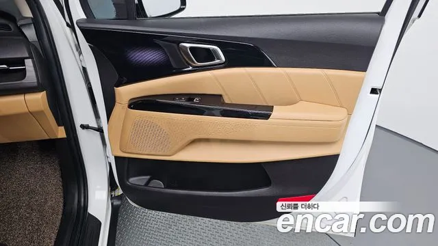 Kia Carnival Generation 4 — Фото автомобиля 14
