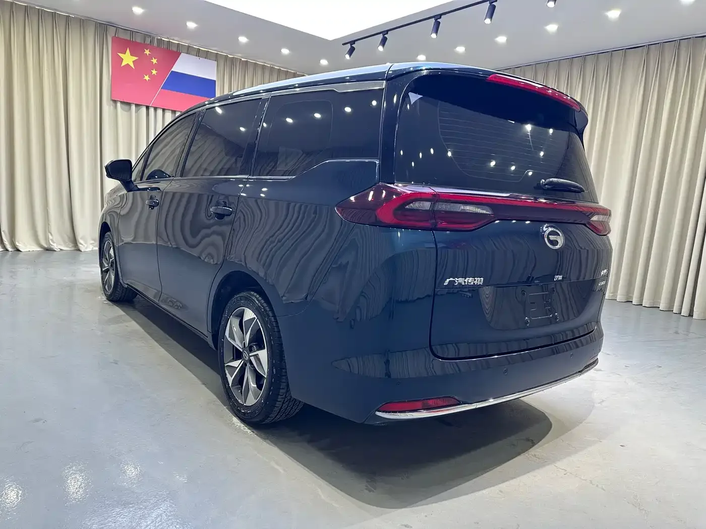 GAC Trumpchi Trumpchi M6 2021 270T DCT Premium Edition (7-seater) — Фото автомобиля 6