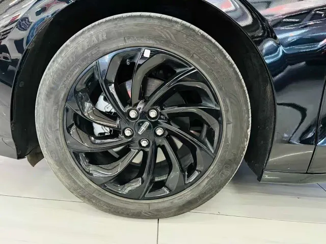 Lincoln Z — Фото автомобиля 13