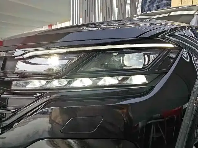 Volkswagen Touareg — Фото автомобиля 9