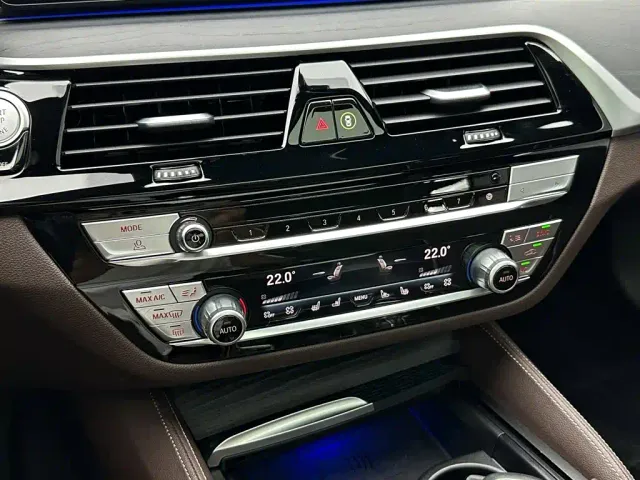 BMW 5 Series — Фото автомобиля 25