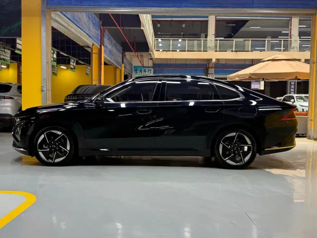 Wuling Starlight — Фото автомобиля 8