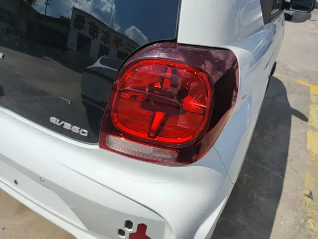 Roewe Clever — Фото автомобиля 7