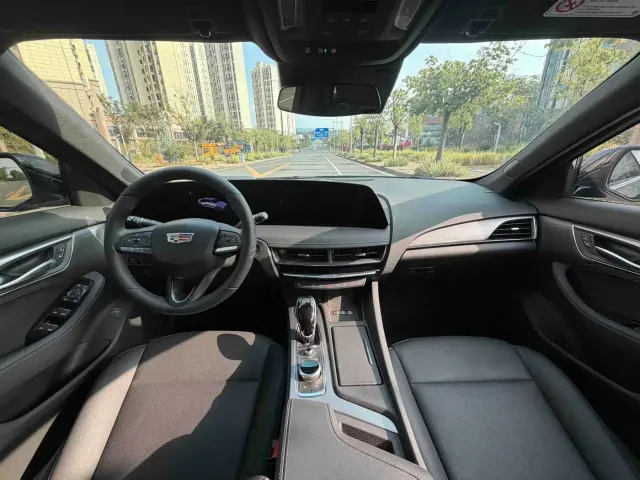 Cadillac CT5 — Фото автомобиля 5