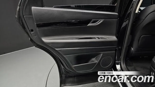 Genesis GV80 2.5T Бензин AWD — Фото автомобиля 25